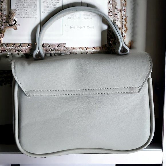 NEW BELLA RUSSO Beige/Grey Crossbody/Hand Purse - Picture 4 of 8